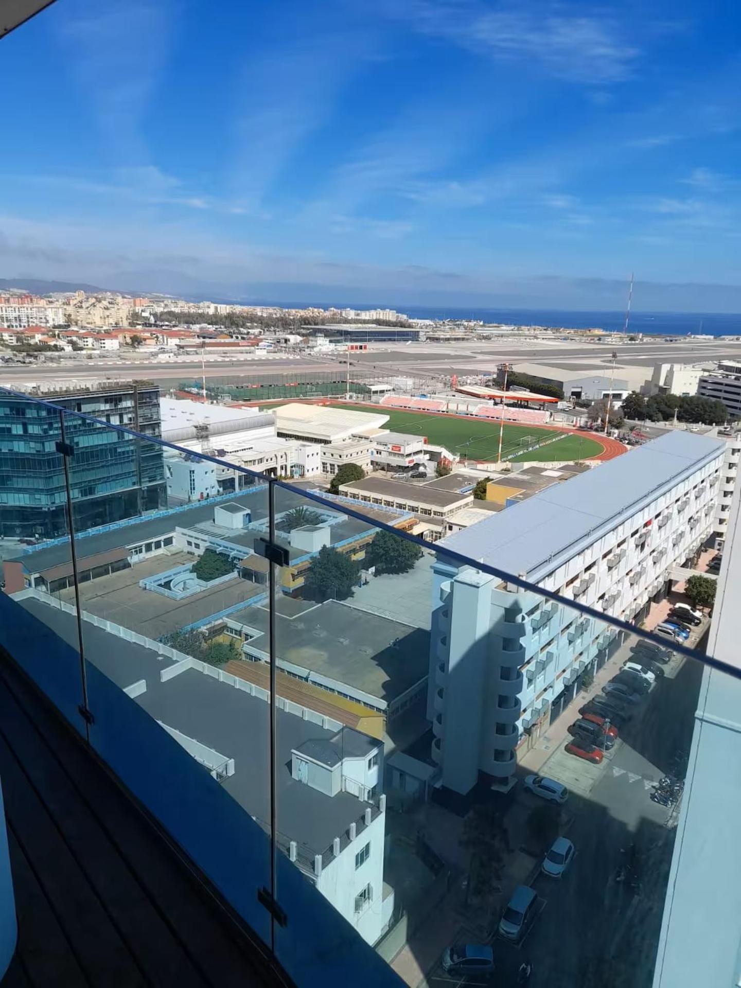 גיברלטר Seaside Serenity Oasis - High Floor - Stunning Views מראה חיצוני תמונה